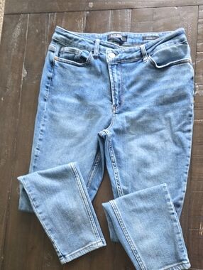 Judy Blue Classic Light Wash Skinny Jeans